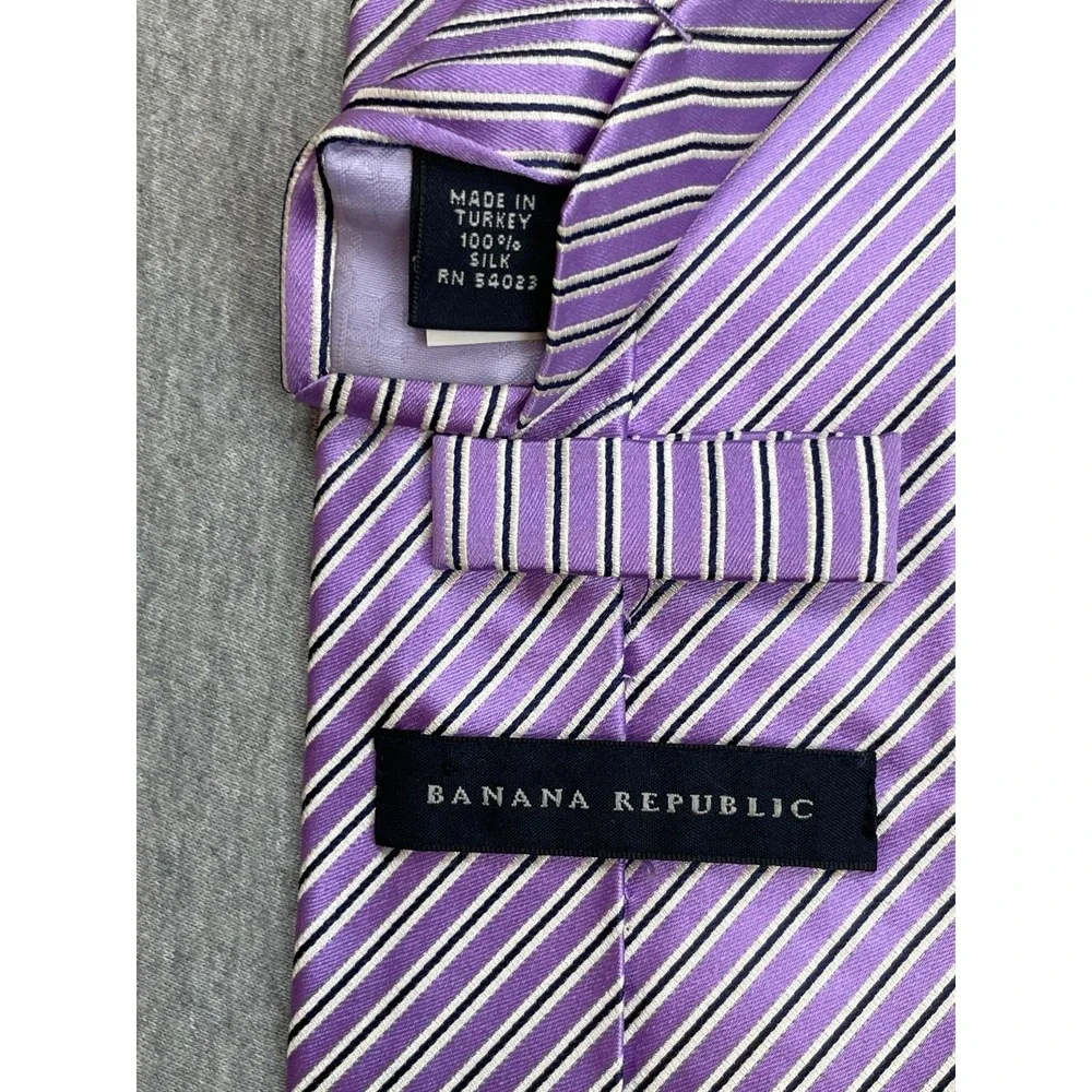 Banana Republic Tie Mens Striped 100% Silk 3.5